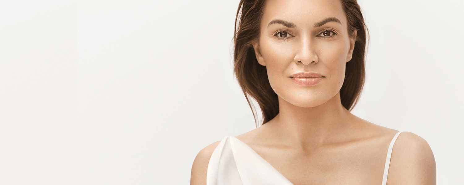 Odmładzająca terapia egzosomalna  na twarz, szyję, dekolt z mikro- i nanonakłuwaniem